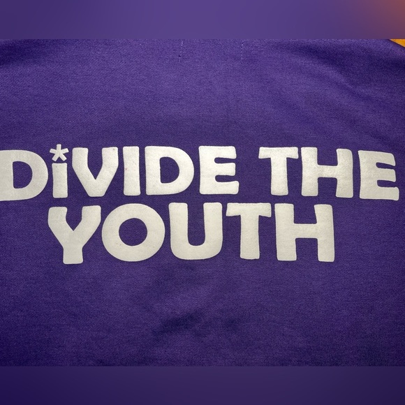 Divide The Youth Zip Up - Picture 7 of 8